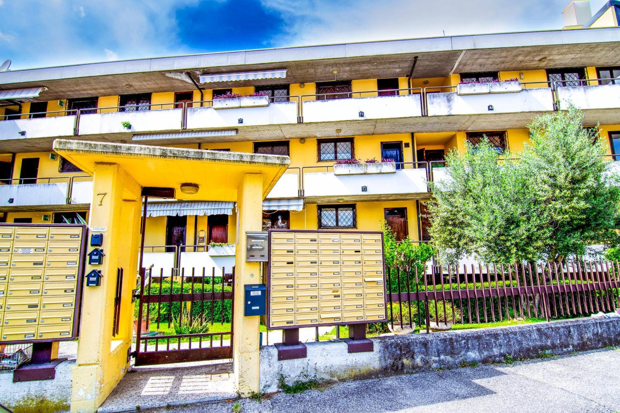 Balcone Vista Lago! Dimora Aurelia Con Piscina